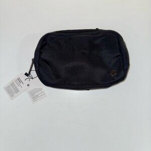 Lululemon Everywhere belt